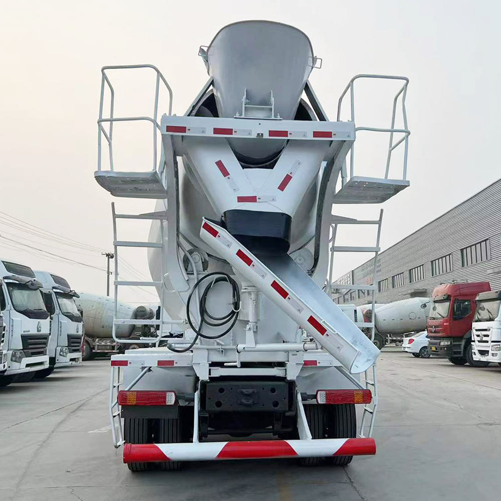 Used HOWO 371 Concrete Mixer Truck with Efficient Mixing Tank