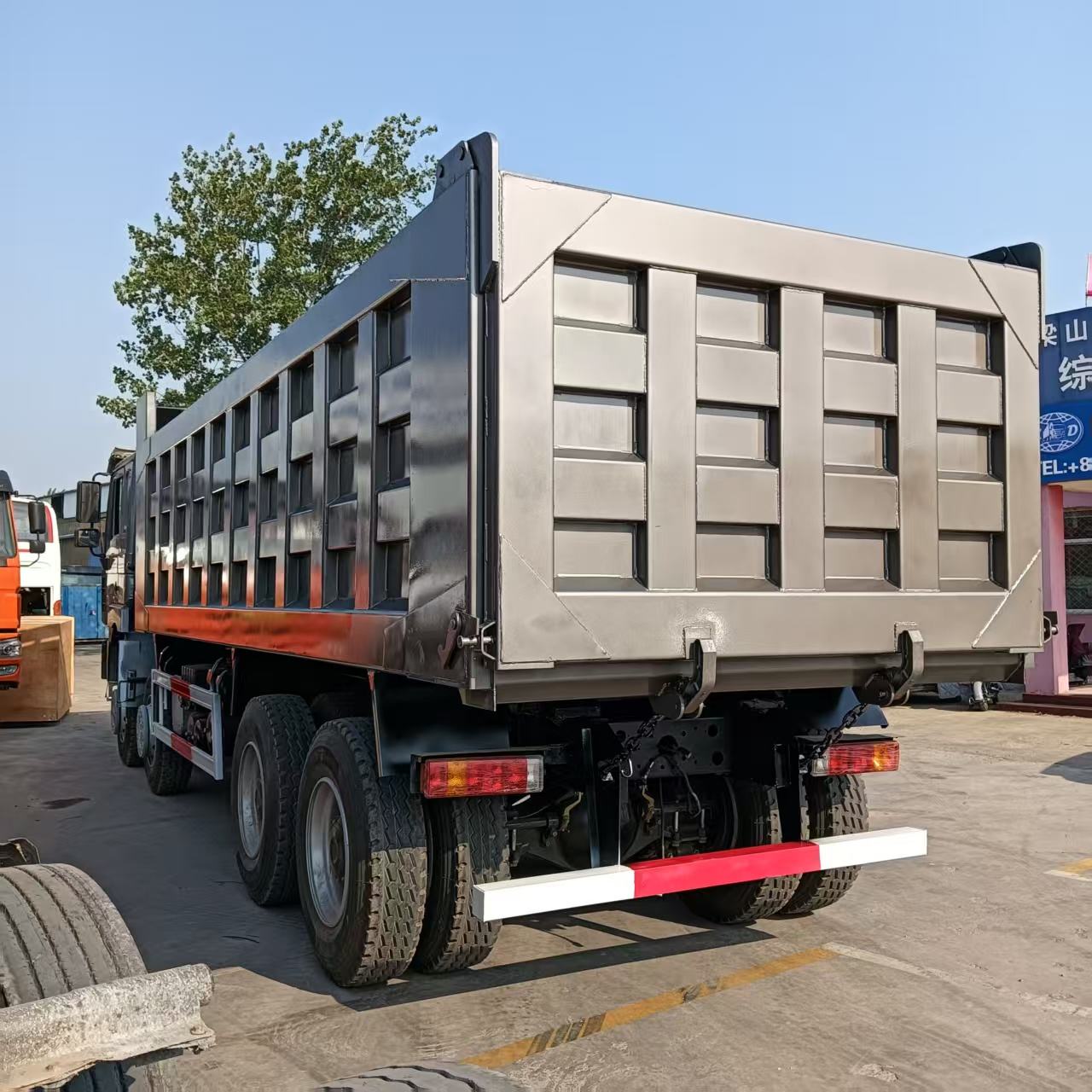 Used HOWO  8x4 Dump Truck Heavy Duty Mining Tipper Excellent Condition Diesel Truck for Sale