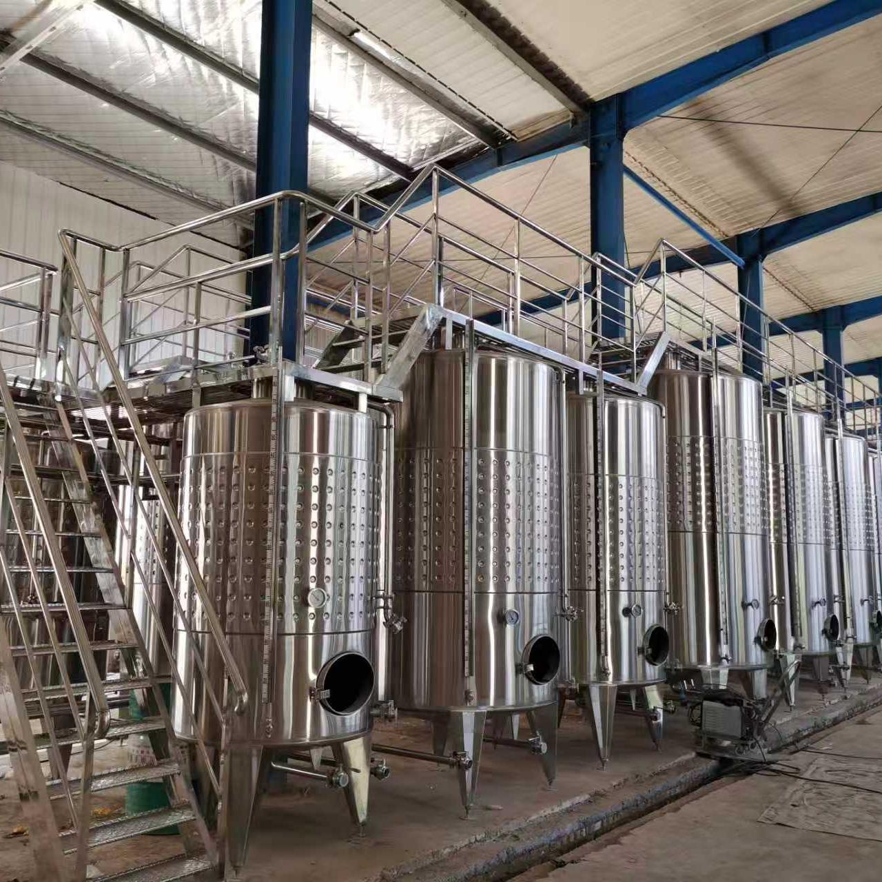 obras de acero inoxidable