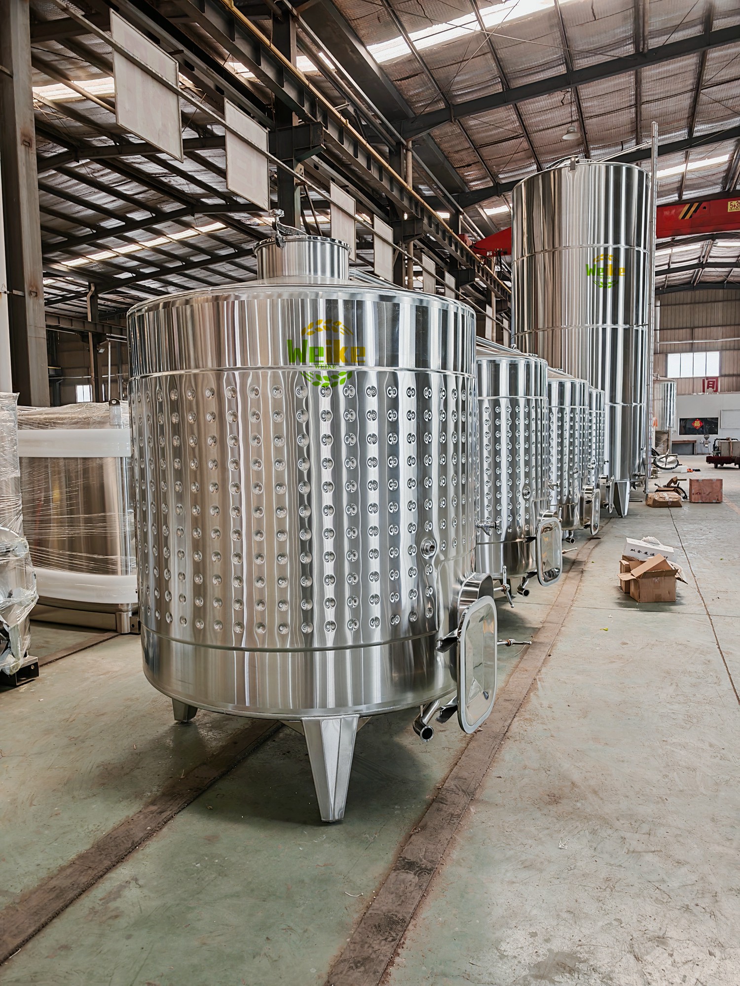 proceso de elaboración del vino y función de los tanques de vino