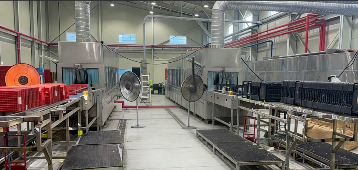 Корейский клиент приглашает нашу команду на выездной визит после первой покупки машины для мойки корзин, достигнув нового соглашения о сотрудничестве