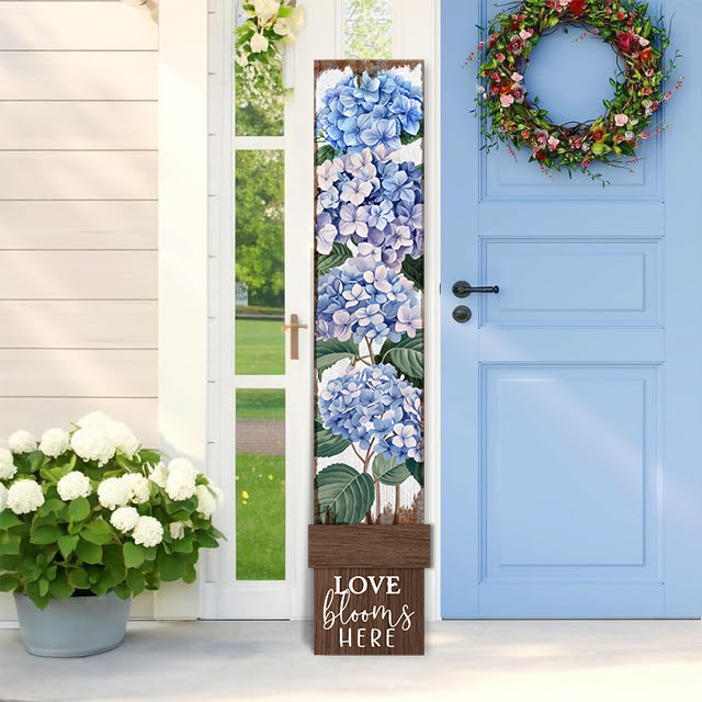 Деревянный большой вертикальный декор для крыльца 