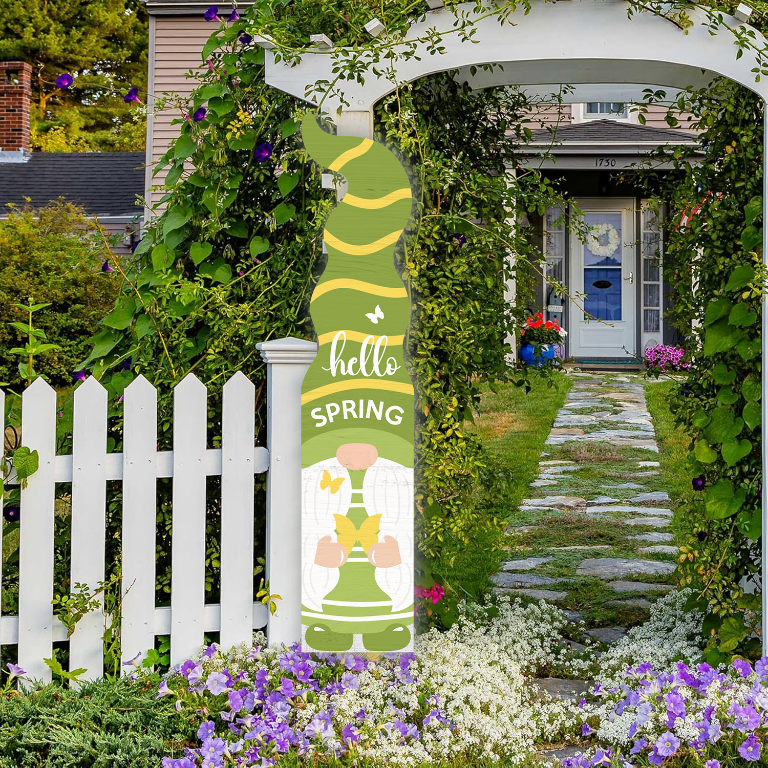 Деревянный большой вертикальный декор для крыльца 