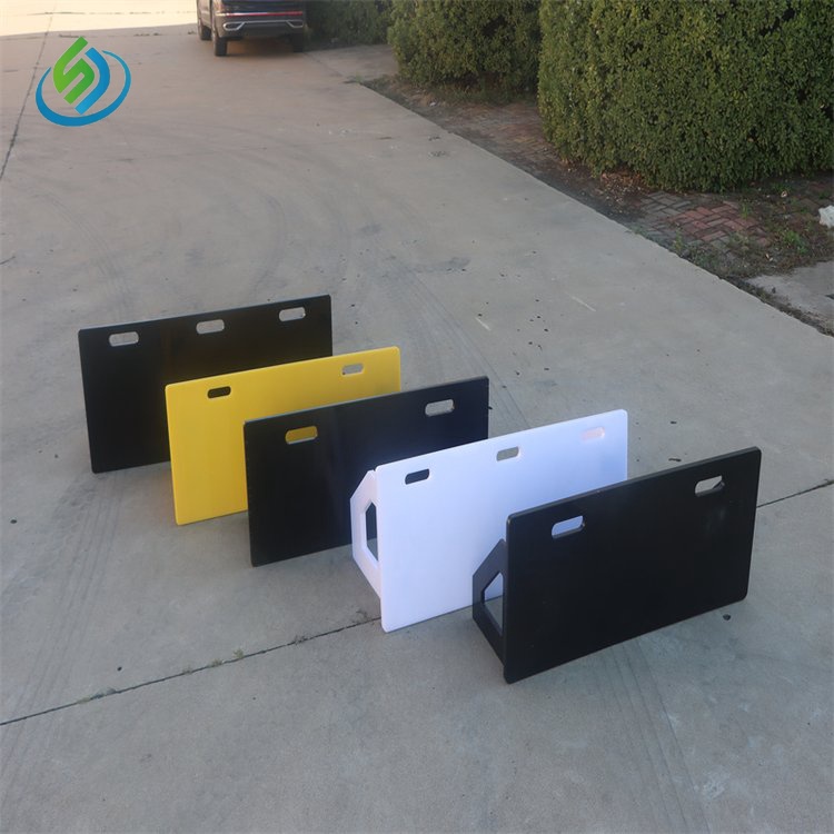 Футбольный отбойный щит