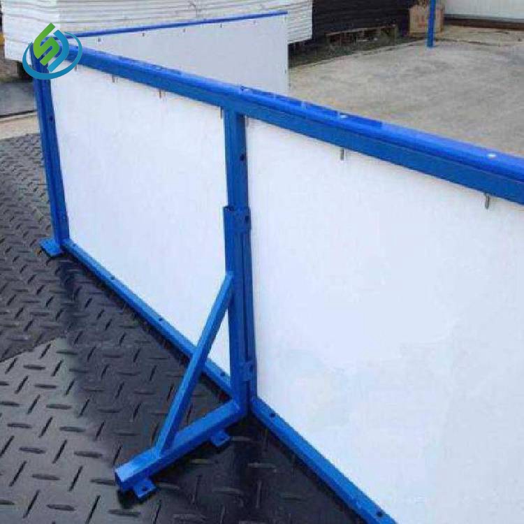 Ограждение хоккейной площадки