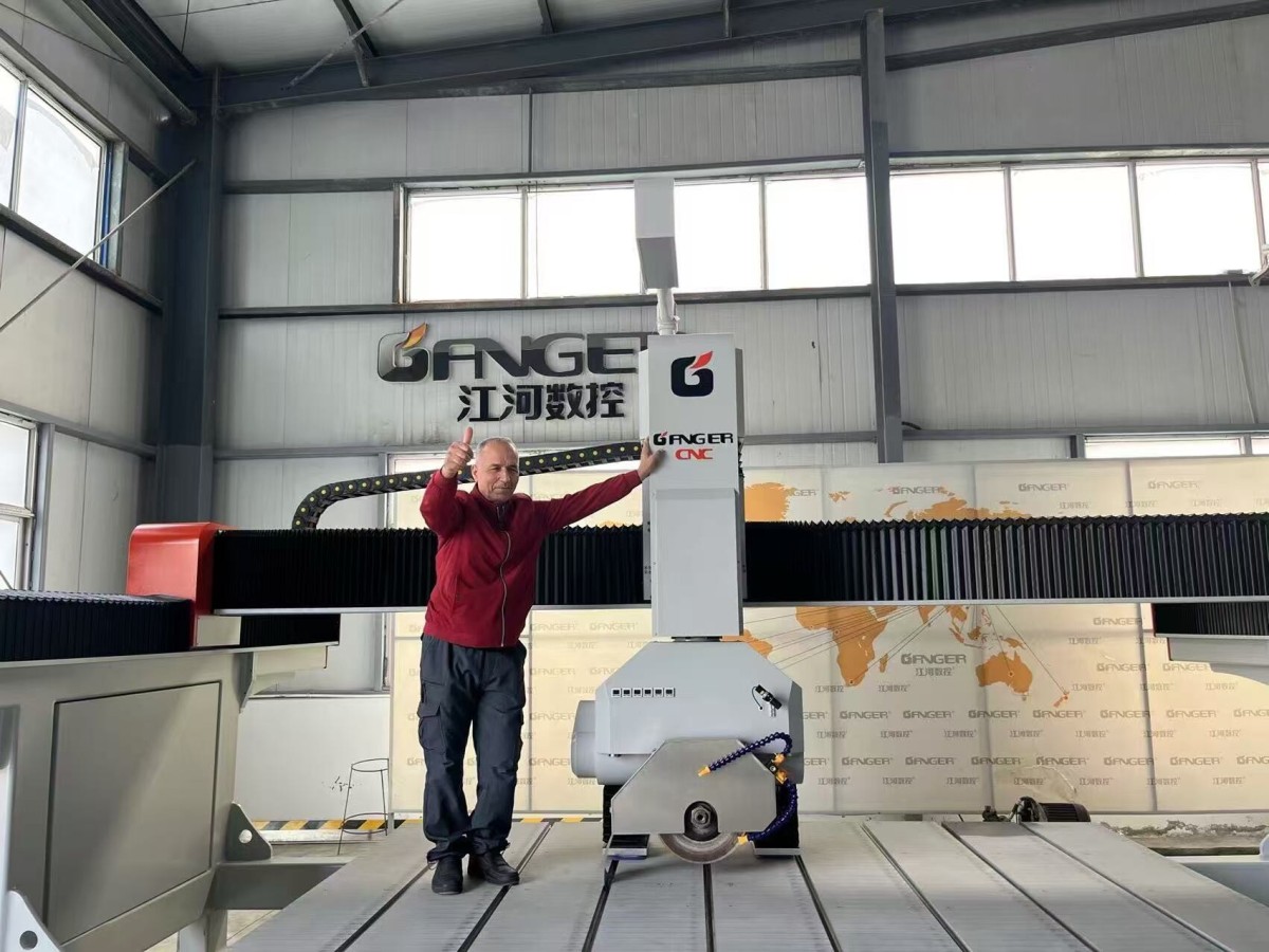 Clients visit our factory 2.jpg Clients visit our factory 2.jpg