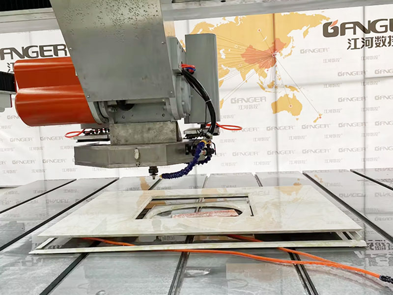 Máquina de corte por puente de 5 ejes GQ-3220C