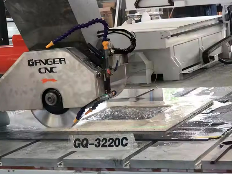 Máquina de corte por puente de 5 ejes GQ-3220C