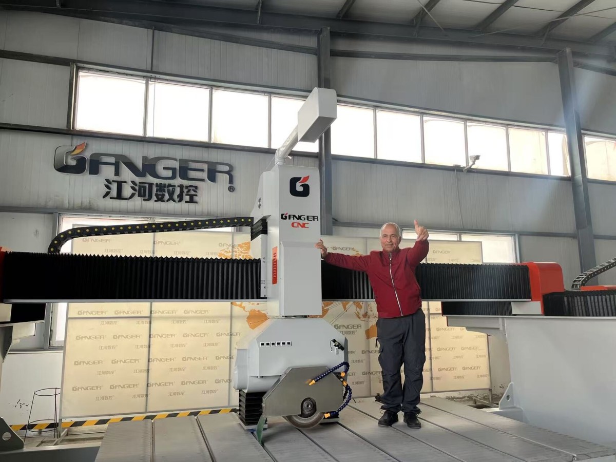 Clients visit our factory1.jpg