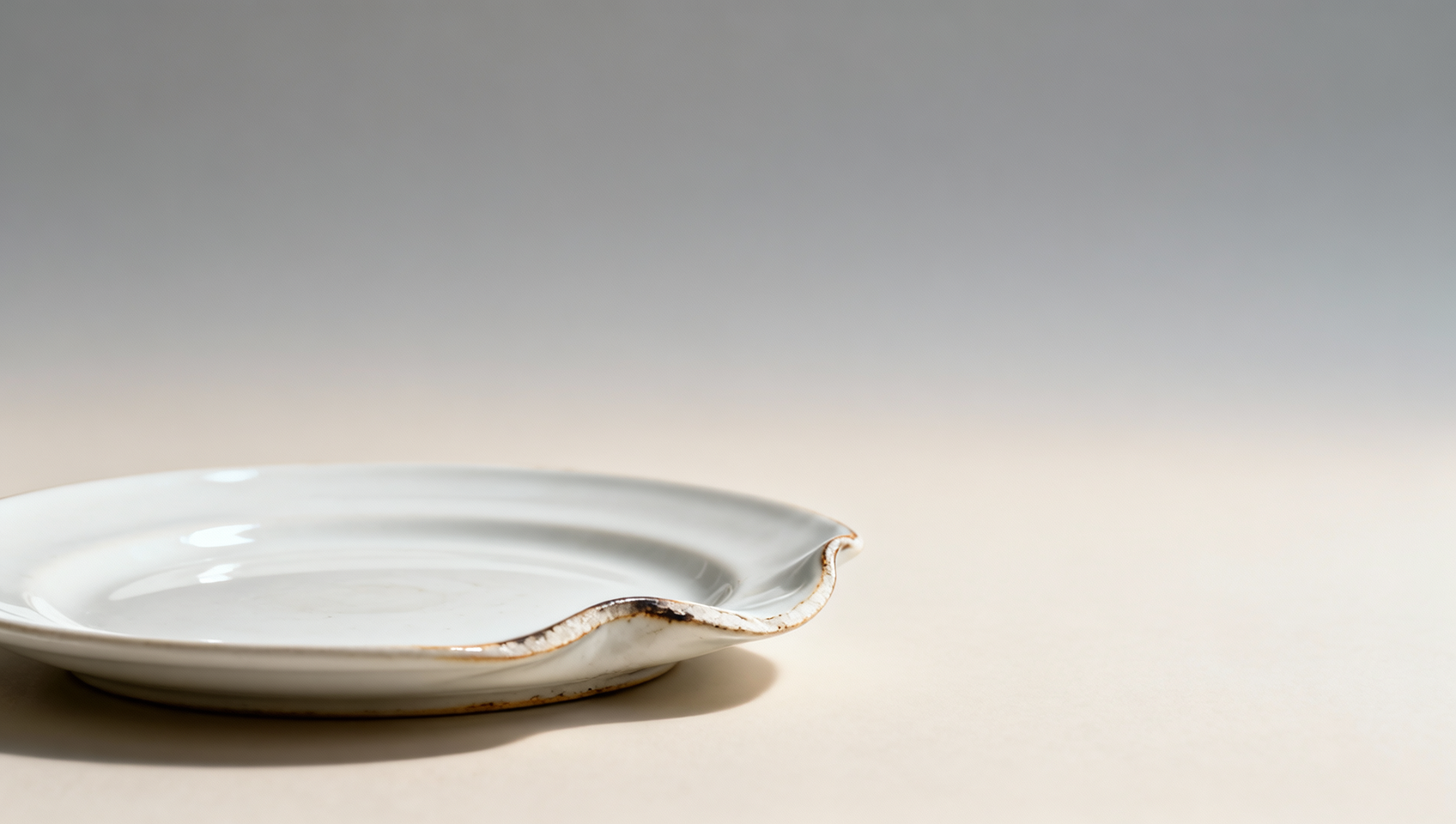 Ceramic rice plates warping after repeated microwave cycles — is clay composition the hidden variable? Ceramic rice plates warping after repeated microwave cycles — is clay composition the hidden variable?