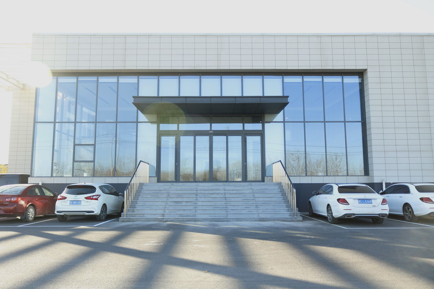 our factory workshop is producing decoration mug and dinnerware with a annual output of 3600 thousands pieces, and the other is producing hand-painted dinnerware with a annual output of 9500 thousands pieces, which are mostly sold to U.S.A, Canada, Europe our factory workshop is producing decoration mug and dinnerware with a annual output of 3600 thousands pieces, and the other is producing hand-painted dinnerware with a annual output of 9500 thousands pieces, which are mostly sold to U.S.A, Canada, Europe