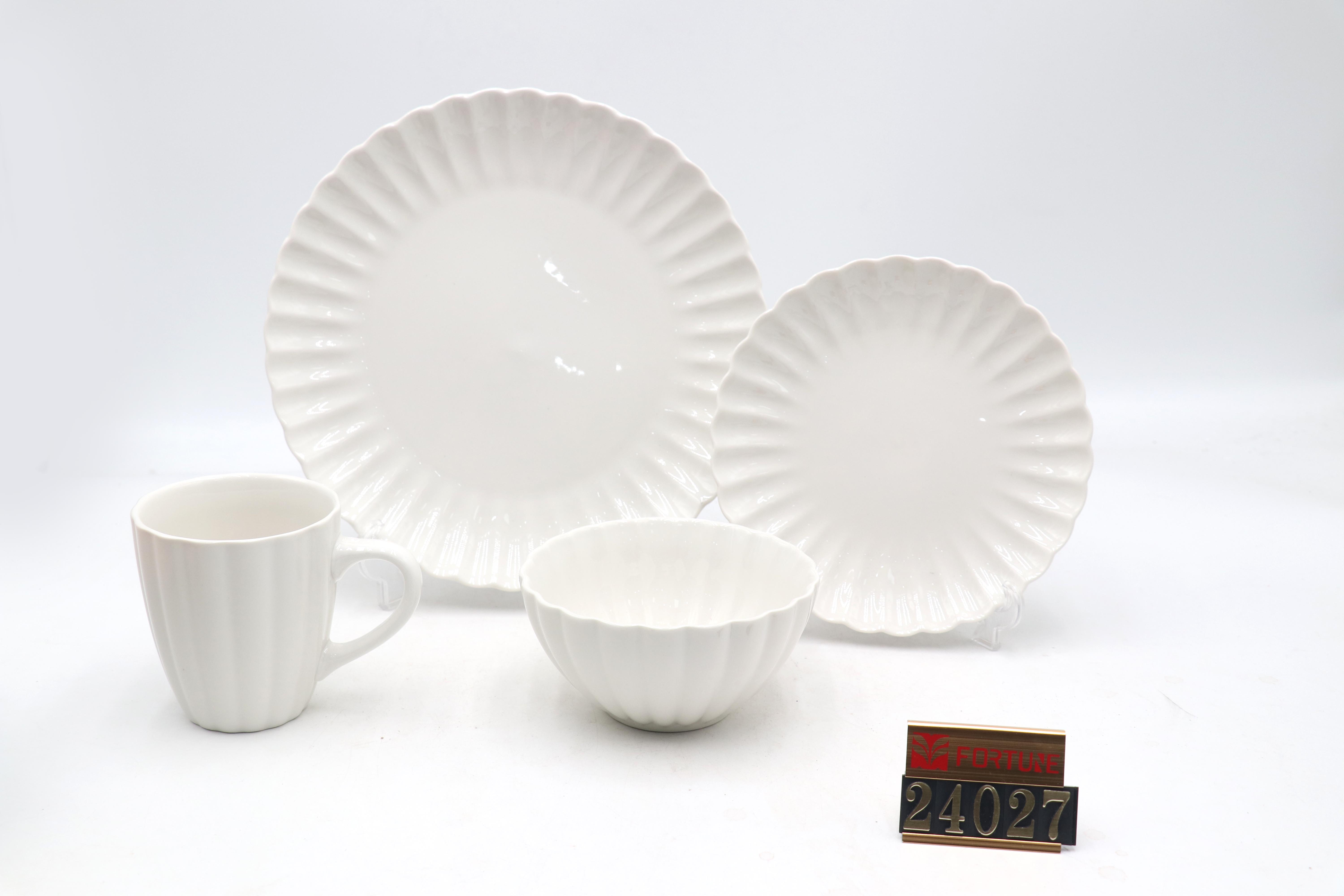 White Porcelain Dinnerware Set, Ceramic Tableware with Unique Wavy Rim,Mug/Bowl/Plate