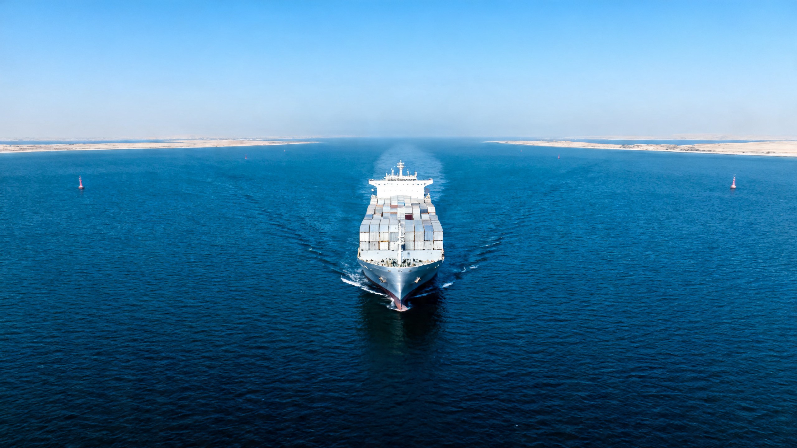 Iran Suspends Int'l Flights, Tightens Strait of Hormuz Control