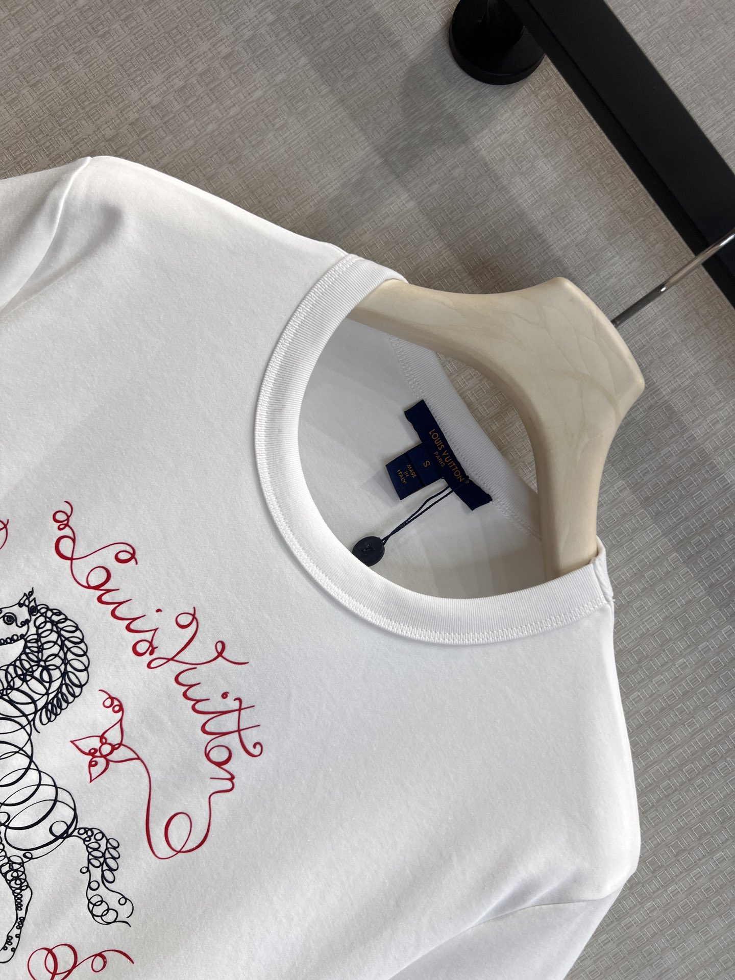 ZT66879 Louis Vu*tton 2026