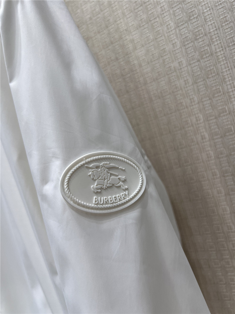 ZW5552 Burberry 26SS