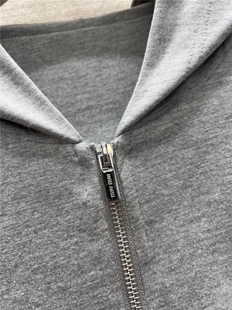 ZW5699 Miu*26Ss