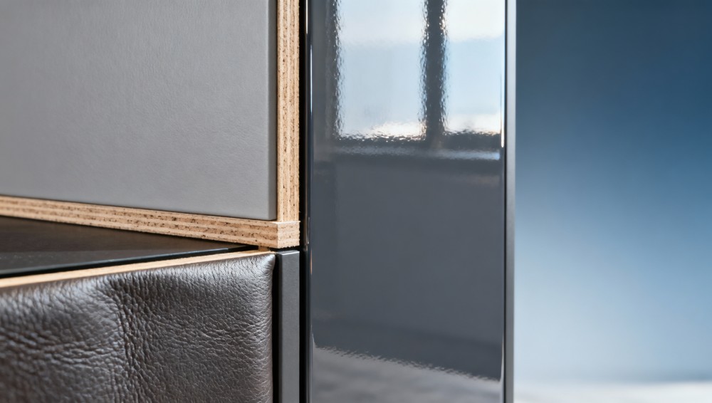 Modern sideboard buffet finishes: Matte vs. high-gloss wear patterns in high-traffic spaces