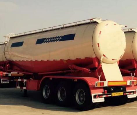 SINOTRUK 30m³ BULK CEMENT TRAILER