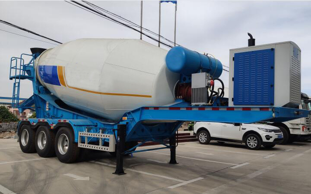 SINOTRUK CONCRETE MIXER TRAILER