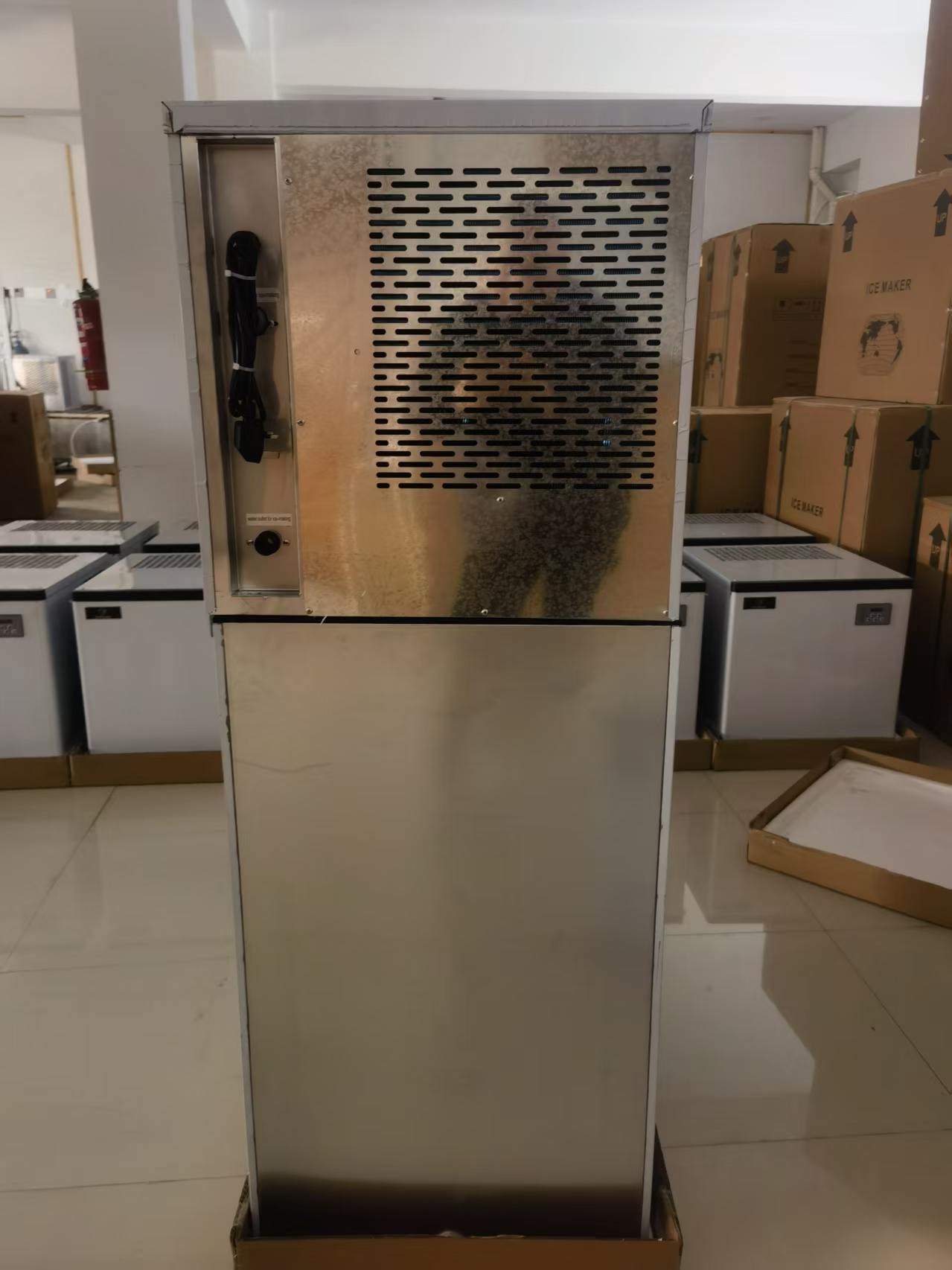 Máquina comercial para hacer hielo en cubos 200kg/24h