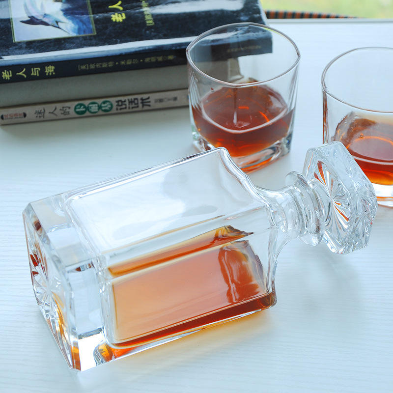 Botellas al por mayor de vidrio cristalino para vino, botellas para whisky y vidrio transparente utilizado para almacenar vino