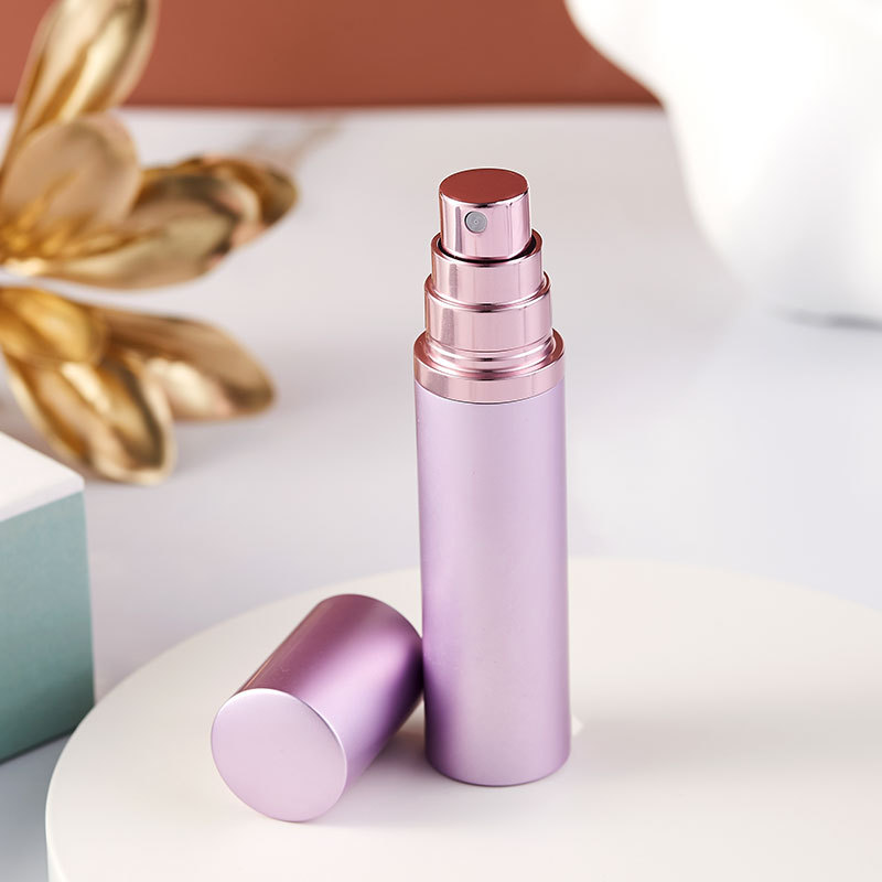 Frascos de perfume de vidrio de alta gama al por mayor de 50 ml, frascos vacíos, frascos pulverizadores de aceite esencial de marca, frascos de perfume personalizados de 30 ml y 100 ml con tapa de madera frascos vacíos