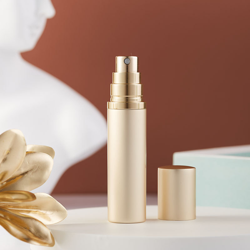 Frascos de perfume de vidrio de alta gama al por mayor de 50 ml, frascos vacíos, frascos pulverizadores de aceite esencial de marca, frascos de perfume personalizados de 30 ml y 100 ml con tapa de madera frascos vacíos