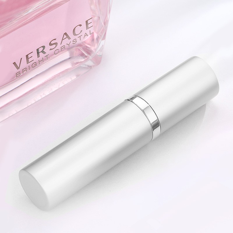 Frascos de perfume de vidrio de alta gama al por mayor de 50 ml, frascos vacíos, frascos pulverizadores de aceite esencial de marca, frascos de perfume personalizados de 30 ml y 100 ml con tapa de madera frascos vacíos