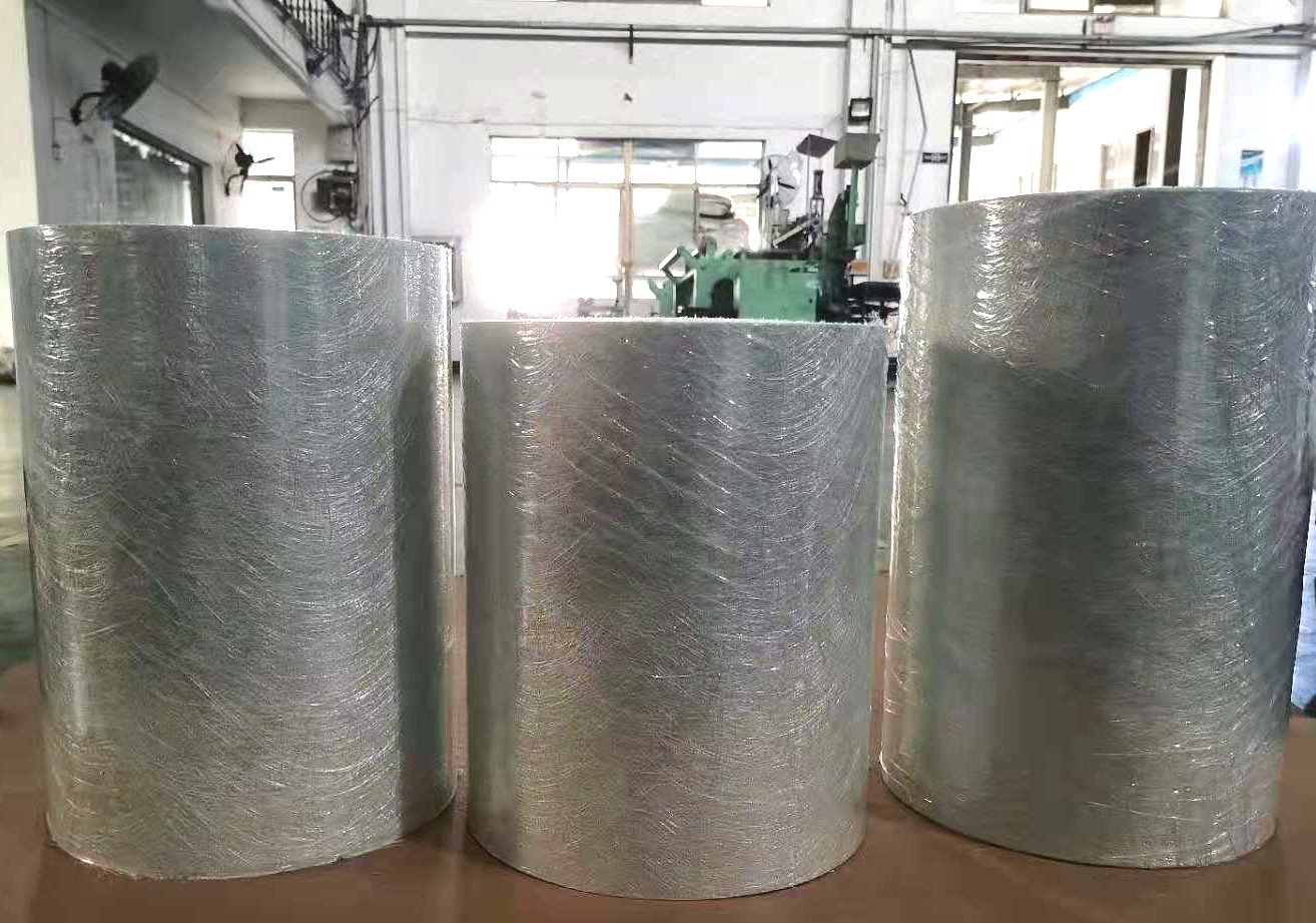 Manta de hilos cortados de fibra de vidrio E Suministro a granel de manta de hilos cortados para energía eólica | Manta de hilos cortados de alta resistencia mecánica para el refuerzo de palas de turbinas