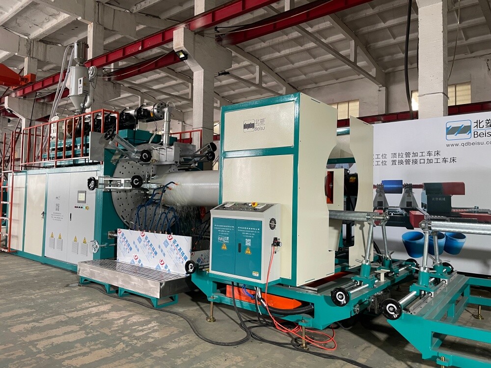 Экструзионная линия для производства HDPE спиральных труб с твердой стенкой