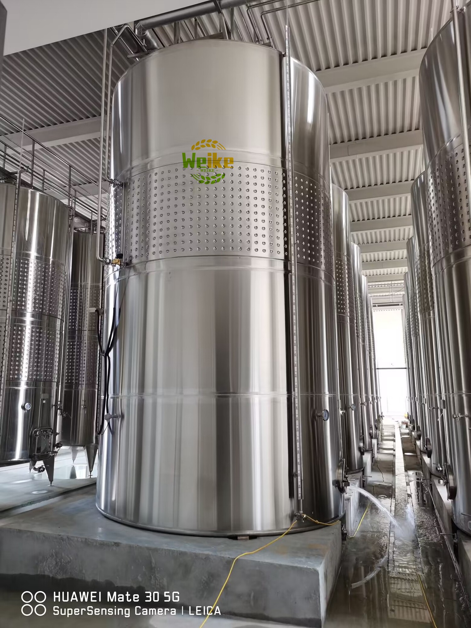 нержавеющие закрытые винные резервуары