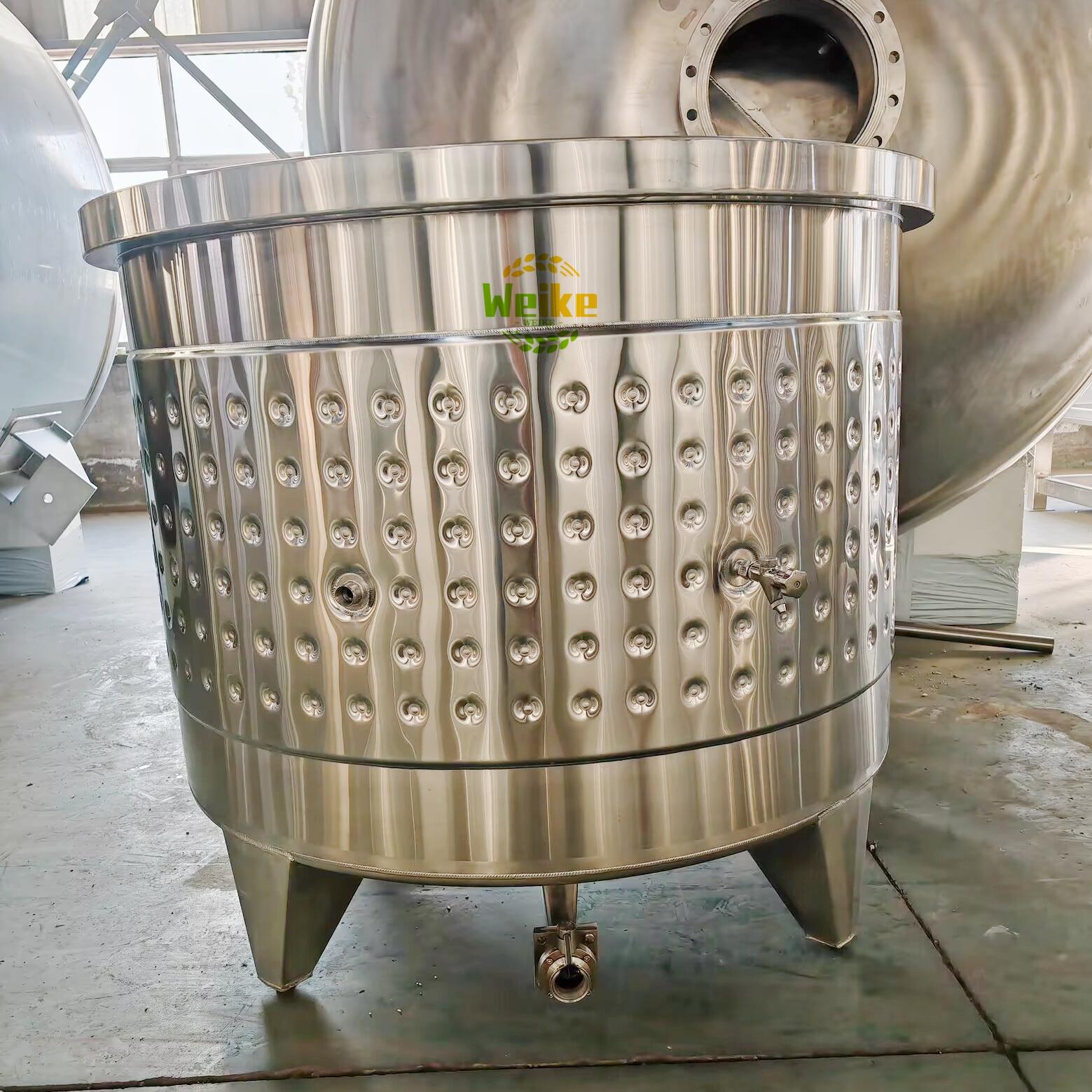 Резервуары переменной емкости 2000 л