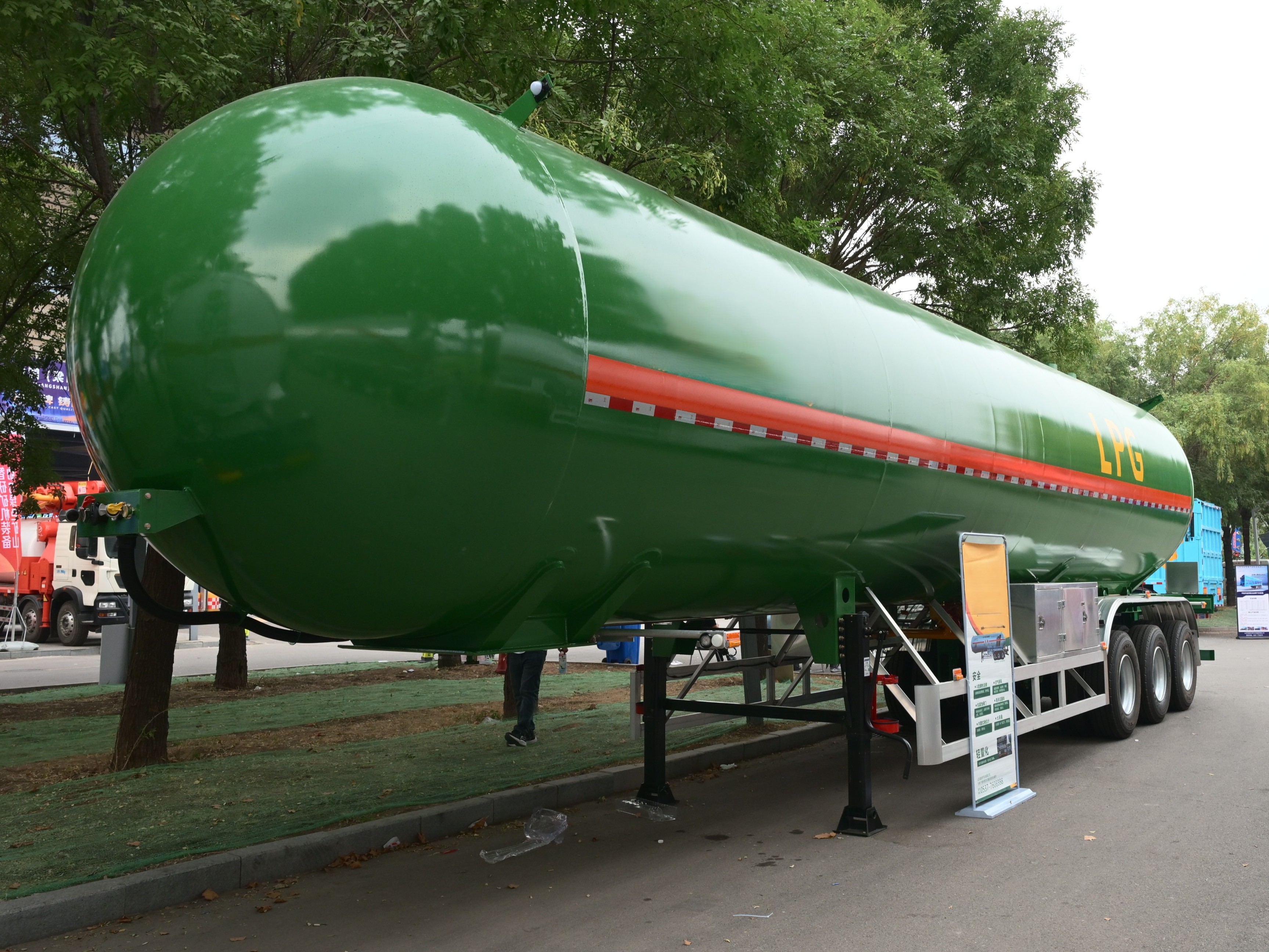 Полуприцеп-цистерна для перевозки LPG (сжиженного нефтяного газа)