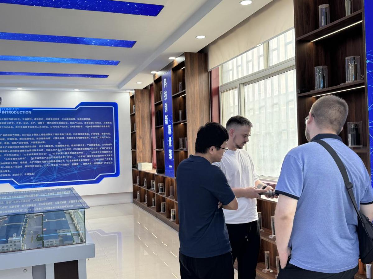 Empower Chinese Manufacturing to Go Global: Belarusian Purchasing Delegation Intensively Visits Benchmark Enterprises of Optical Fiber Cables and Steel Shot Abrasives in Shandong