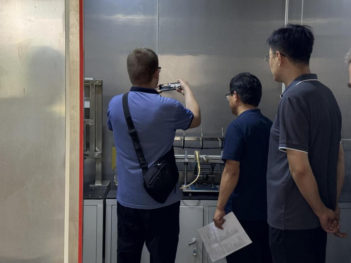 Empower Chinese Manufacturing to Go Global: Belarusian Purchasing Delegation Intensively Visits Benchmark Enterprises of Optical Fiber Cables and Steel Shot Abrasives in Shandong
