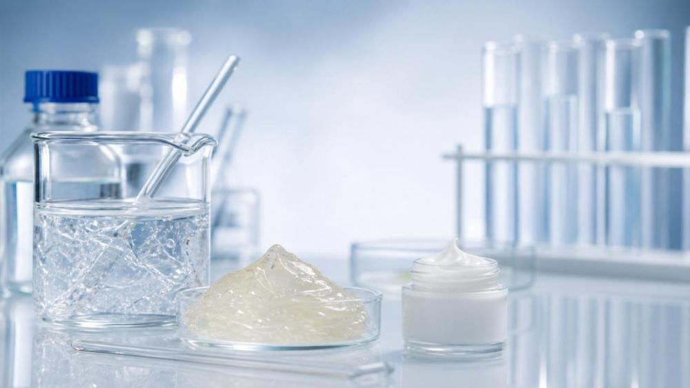 Desenvolvimento de Formulação de Clascoterona para Acne: Considerações sobre Solubilidade e Compatibilidade