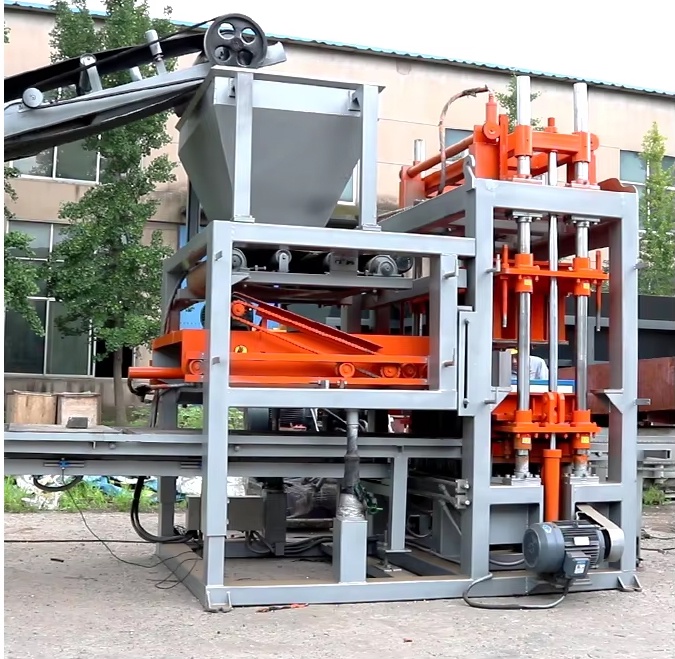 QT5-15 Concrete Block, Paver & Curbstone Production Line