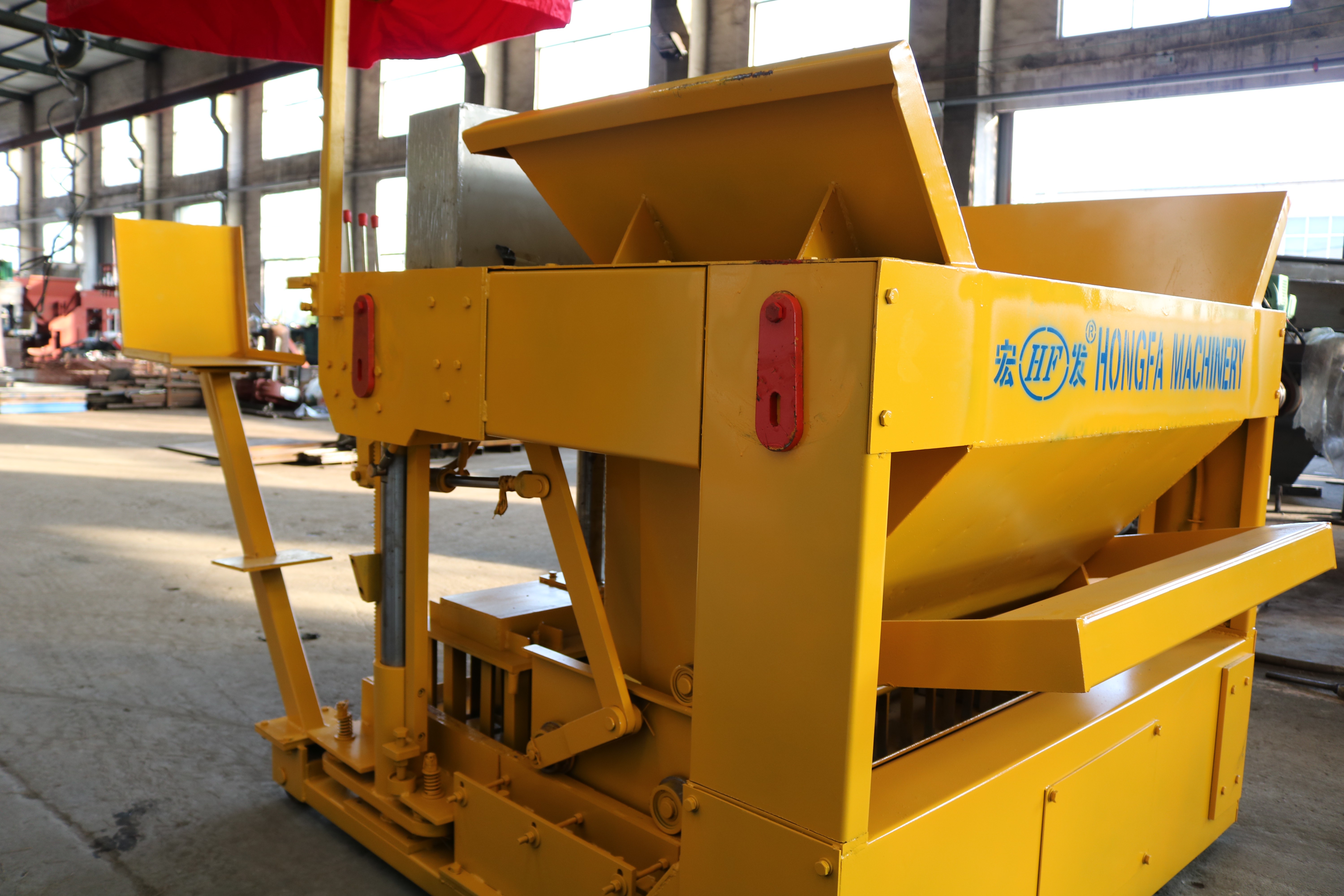 QMJ-6A Vibrating Mobile Block Machine