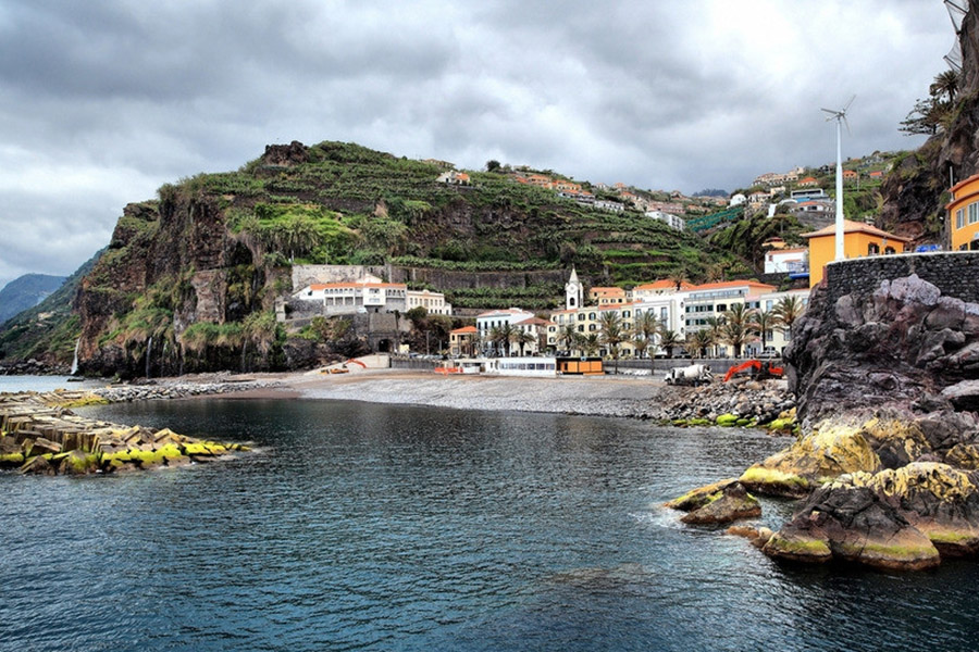 鹤山鹤城新雷商行